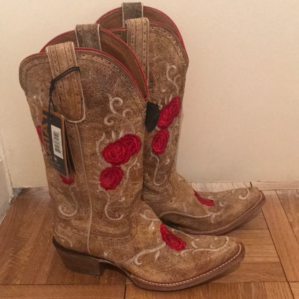 Ariat cowgirl boots